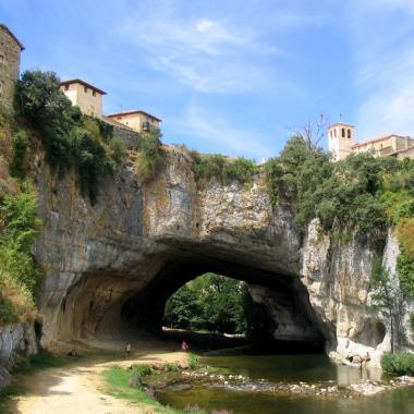 Появился новый населенный пункт Пуэнтедей в списке самых красивых деревень Испании